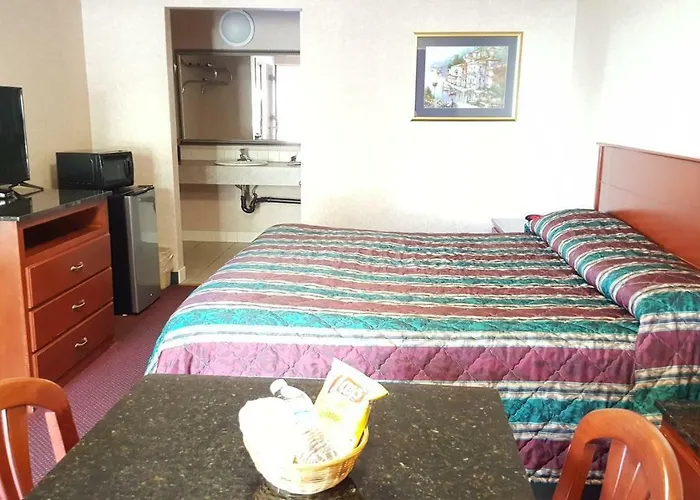 Atrium Inn & Suites